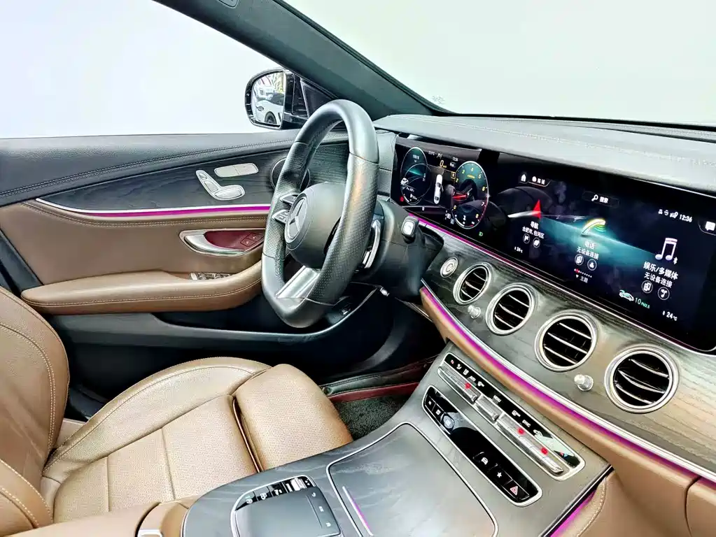 Mercedes-Benz E-Class — миниатюра 11
