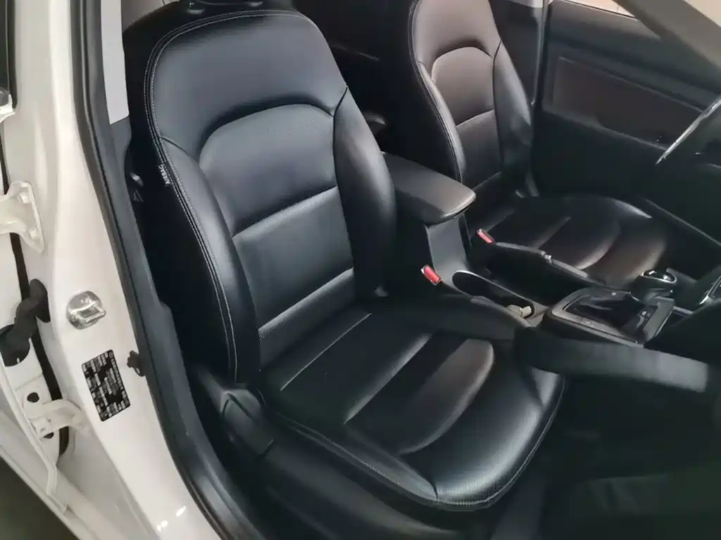 Hyundai Elantra — миниатюра 25