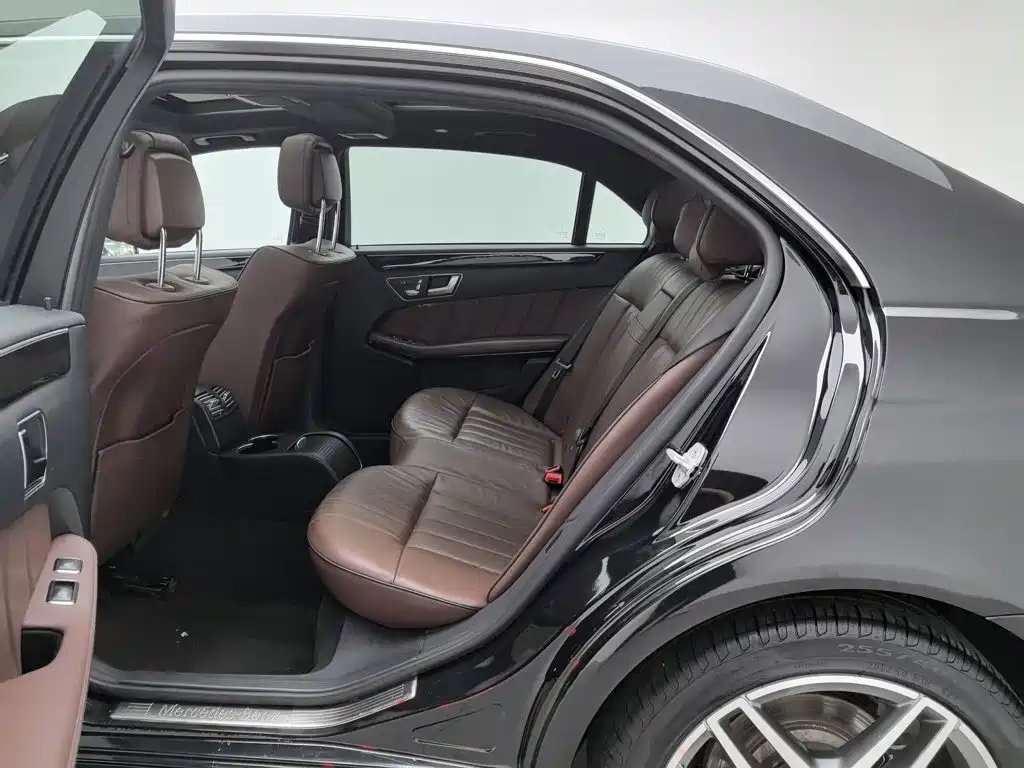 Mercedes-Benz E-Class — миниатюра 15