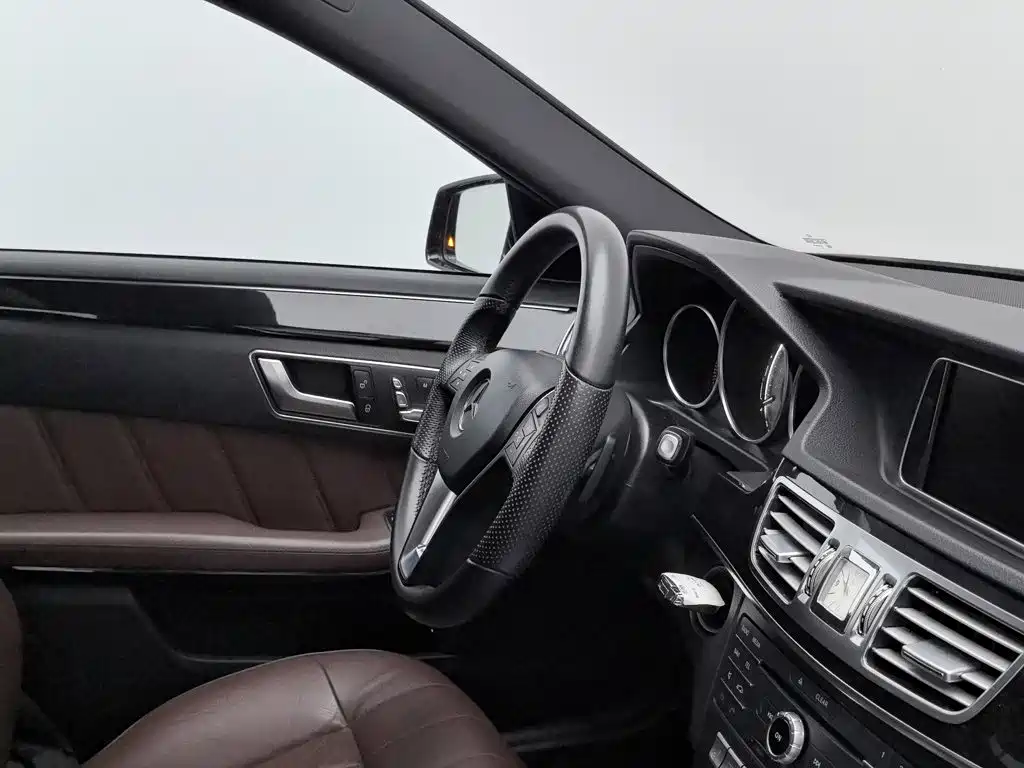 Mercedes-Benz E-Class — миниатюра 22