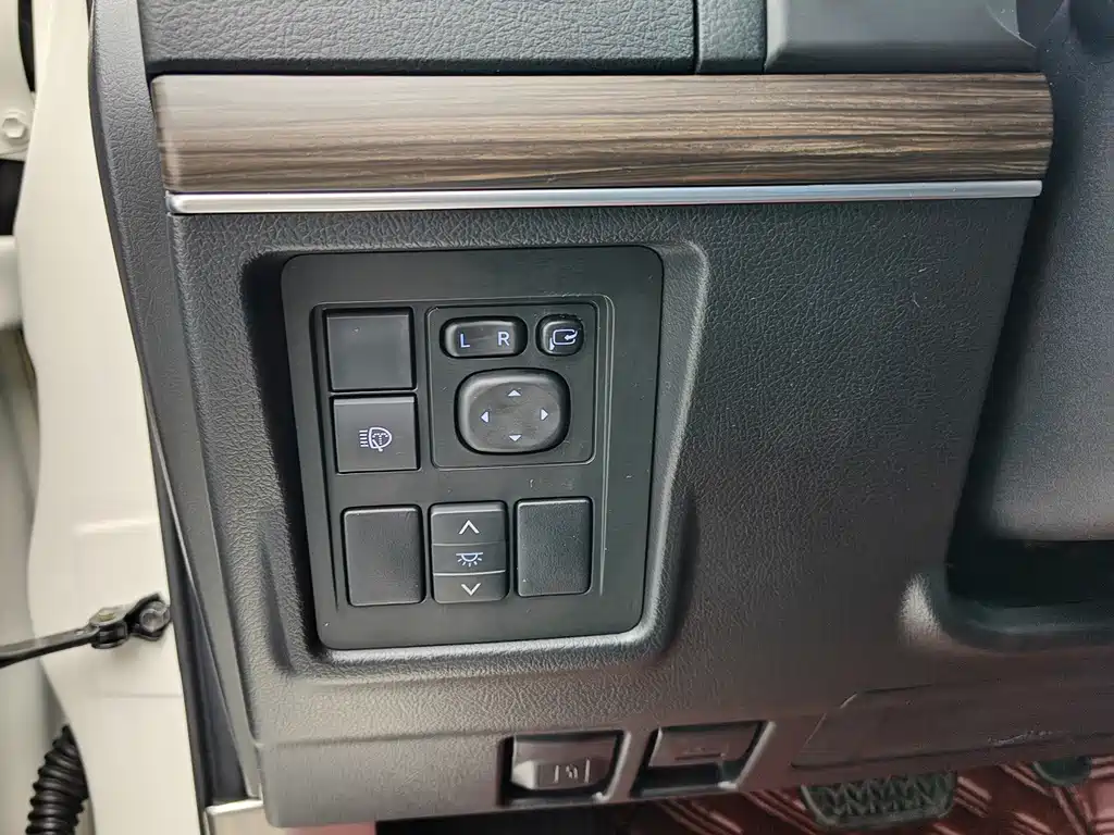 Toyota Prado — миниатюра 7