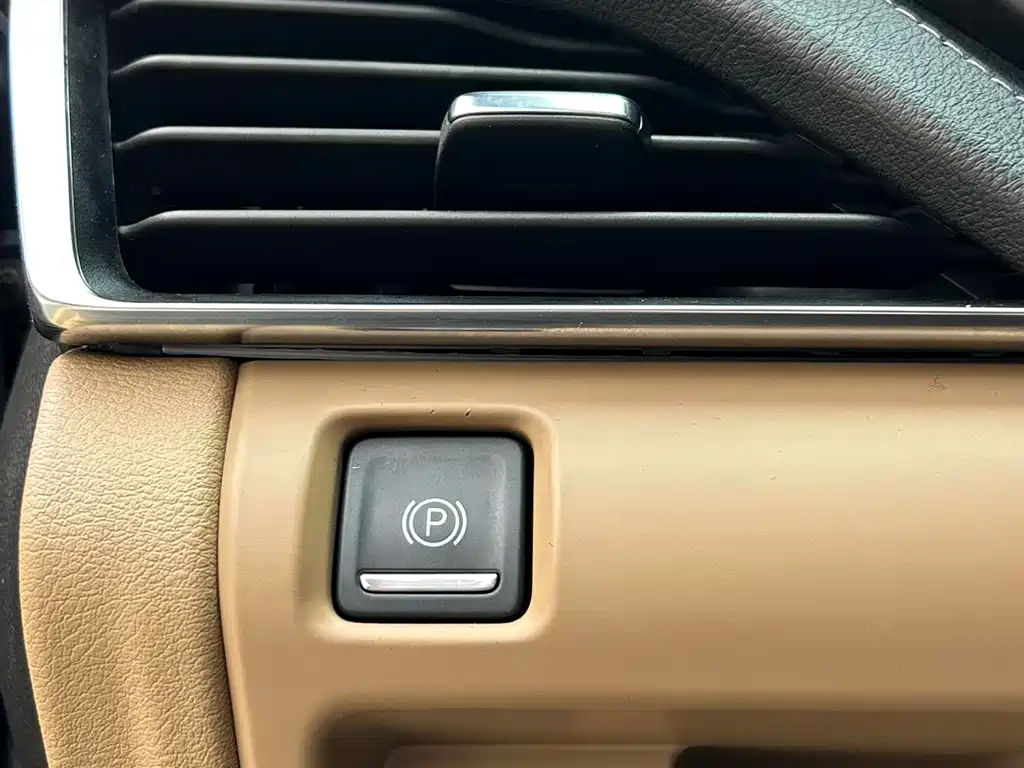 Cadillac CT5 — миниатюра 30