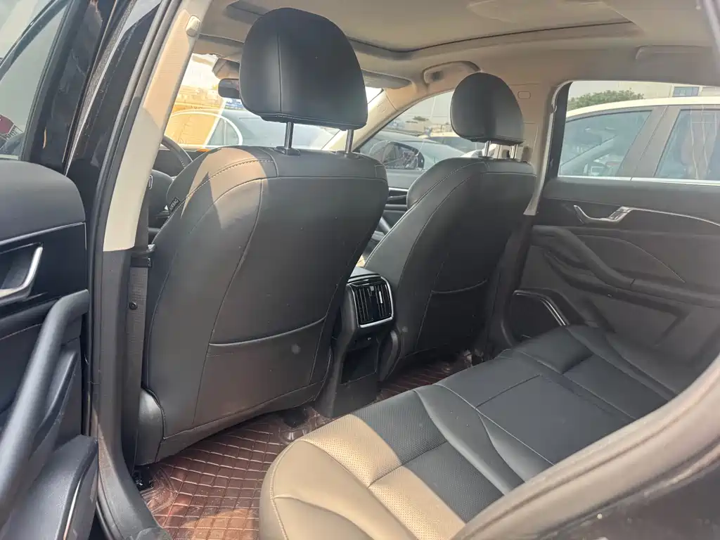 Bestune B70 2023 1.5T AT 70