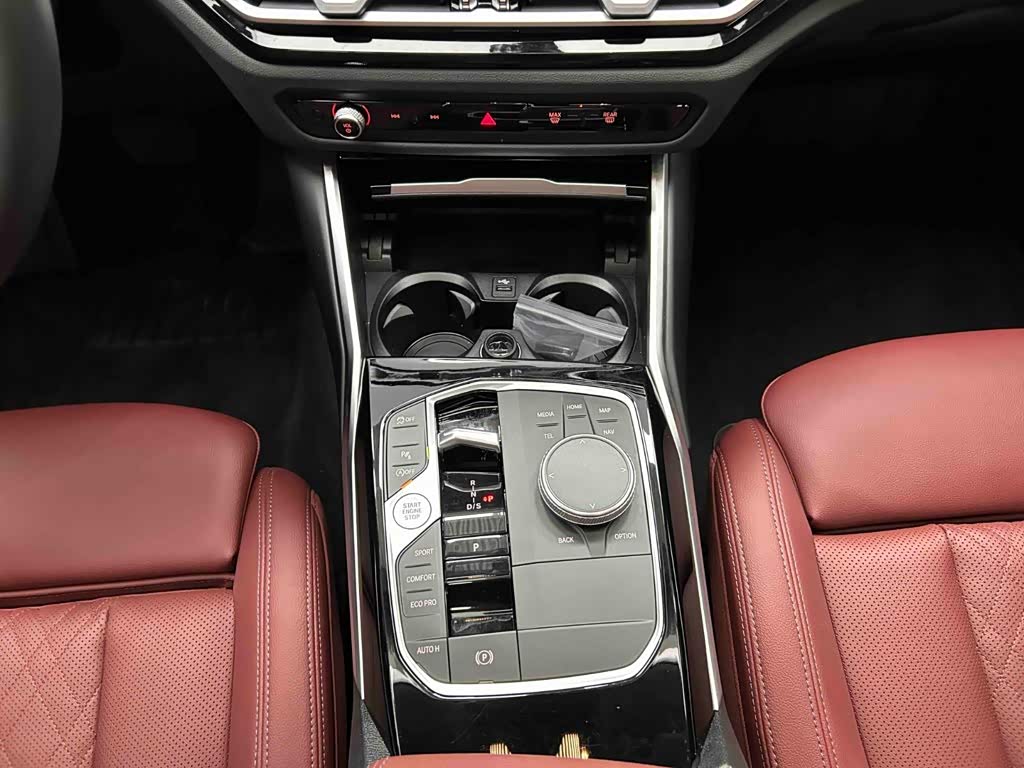 BMW 3 Series 2.0 л 2023 г. Чёрный, пробег 25500 км