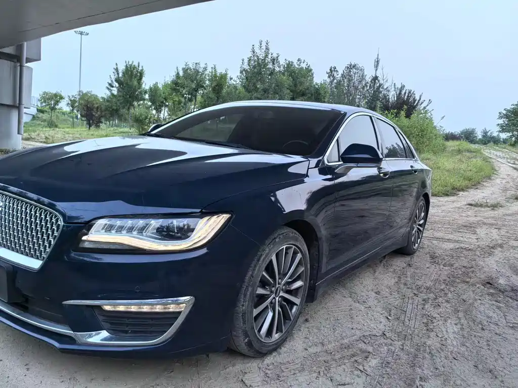 Lincoln MKZ — миниатюра 2