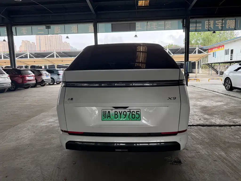 XPeng X9 — миниатюра 9