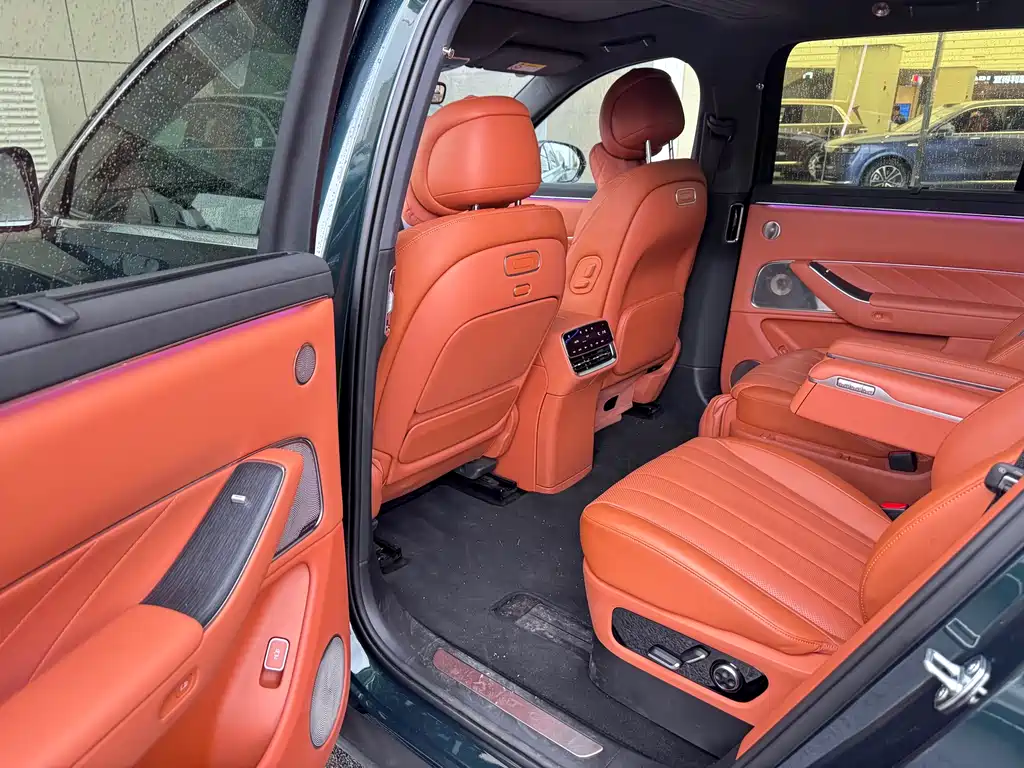 Aito M8 2025 Ultra 53.4kWh 6 мест (192 )