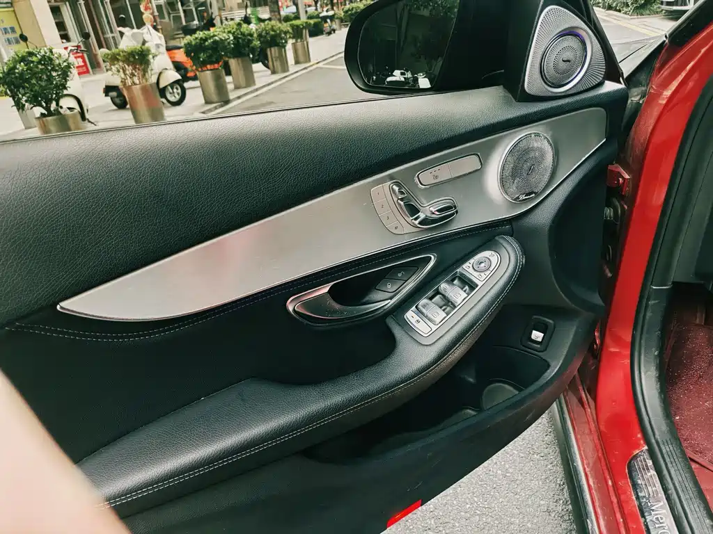 Mercedes-Benz C-Class — миниатюра 10