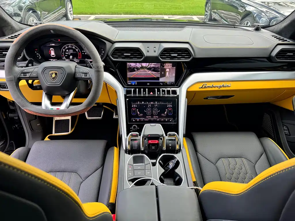 Lamborghini Urus — миниатюра 13