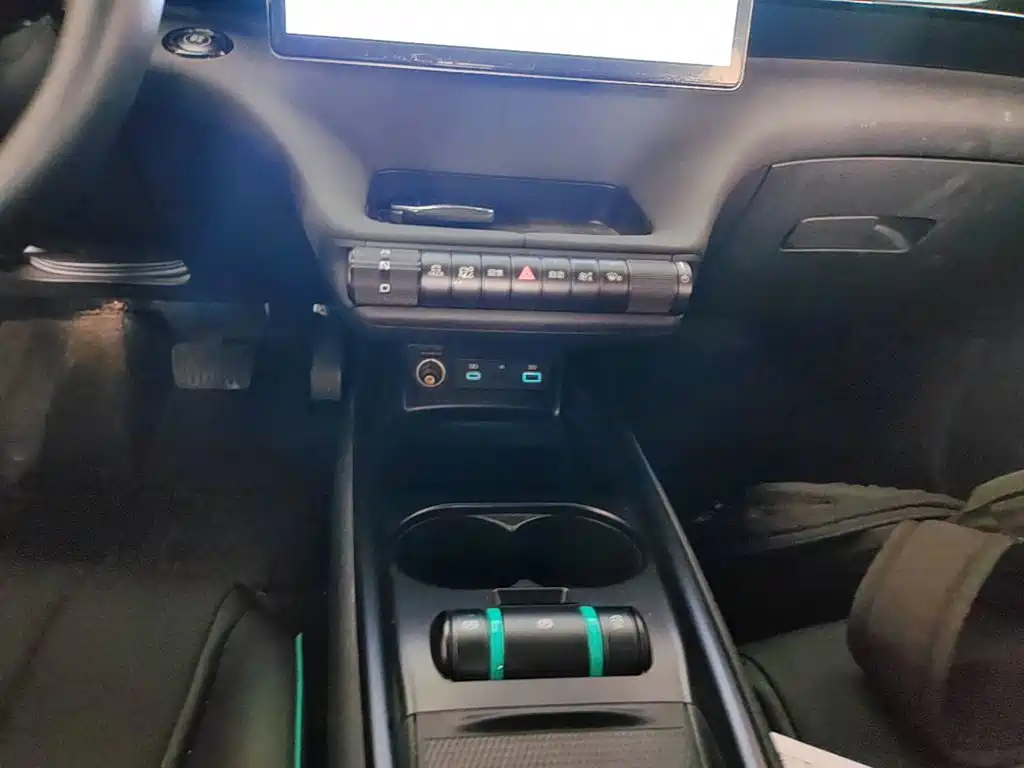 BYD Dolphin — миниатюра 13