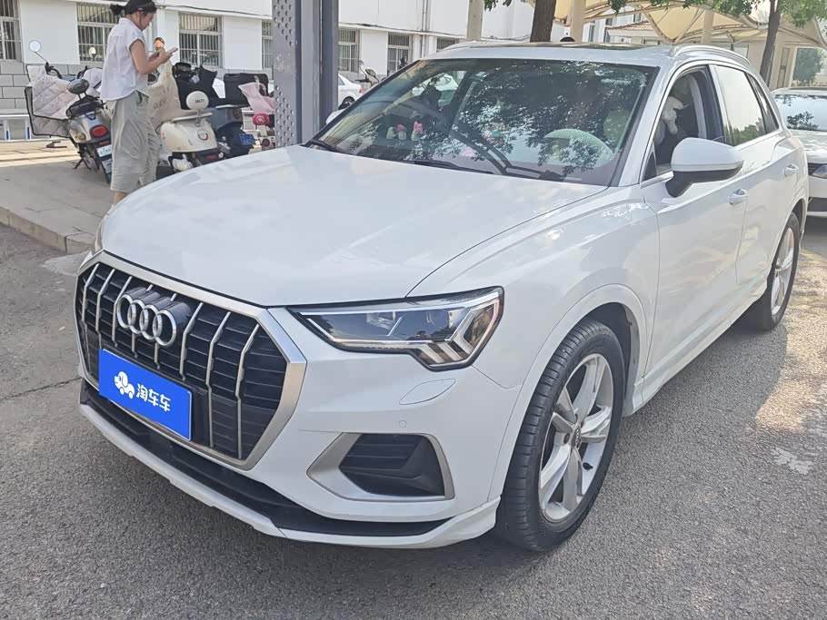 Audi Q3 1.4 л 2021 г. Белый, пробег 45900 км