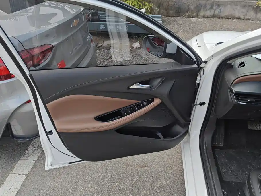 Buick Verano — миниатюра 7
