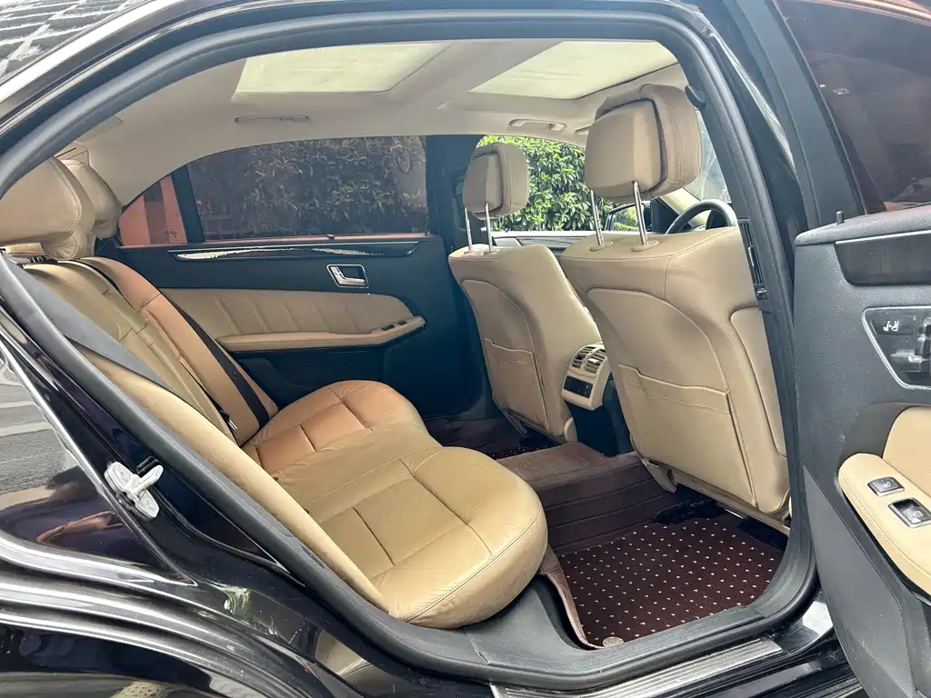 Mercedes-Benz E-Class — миниатюра 14