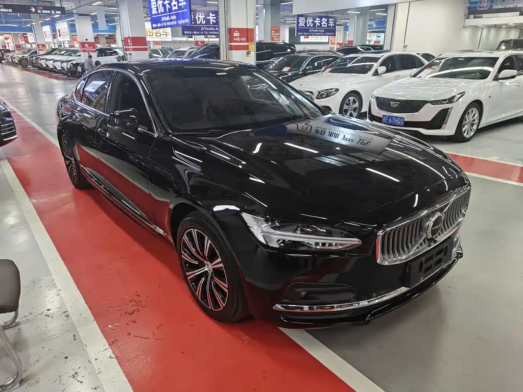 VOLVO  S90