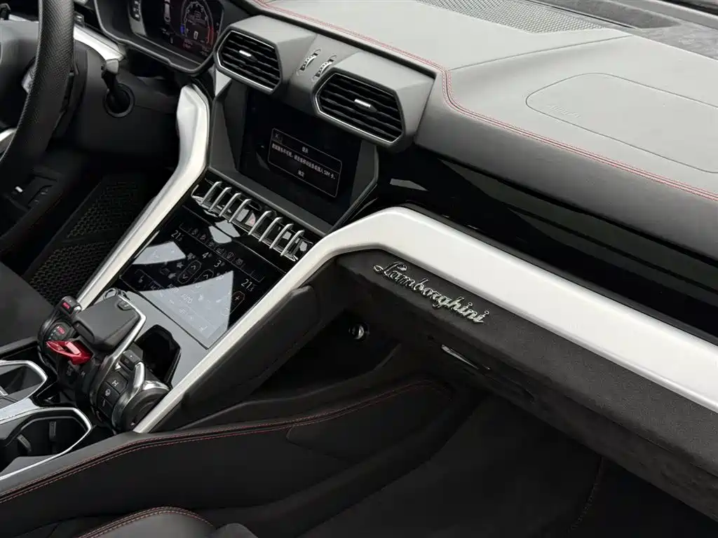 Lamborghini Urus — фотографии объявления, Фото 30