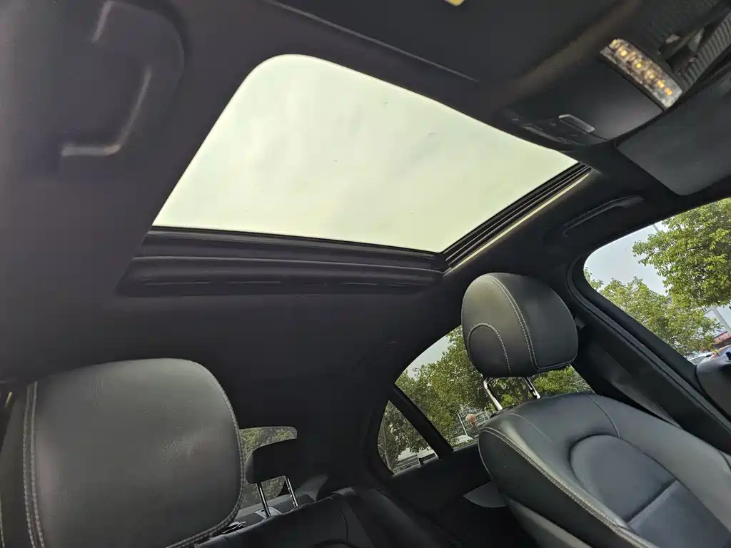 Mercedes-Benz C-Class — миниатюра 9