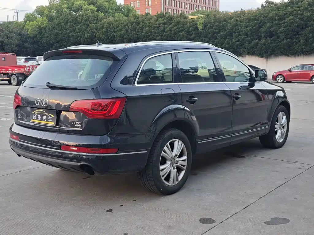Audi Q7 — миниатюра 4