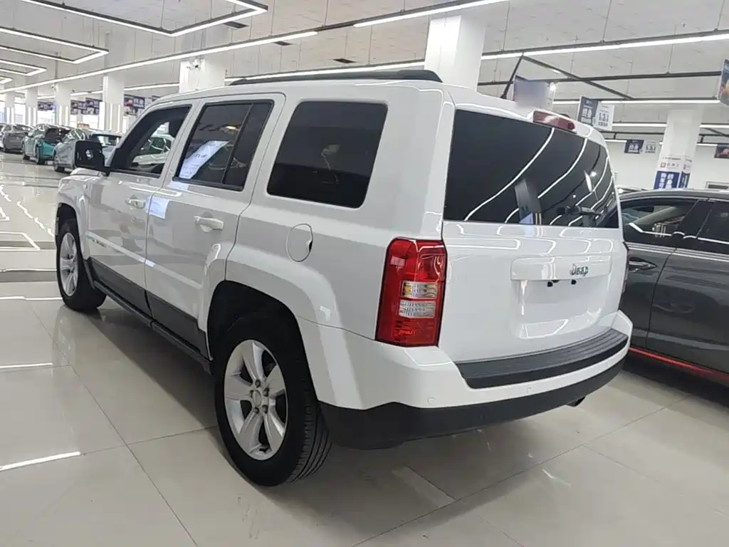 Jeep Patriot — миниатюра 5