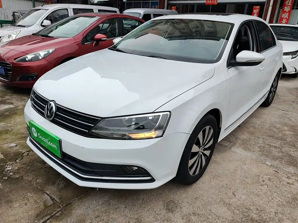 Volkswagen Sagitar 2019