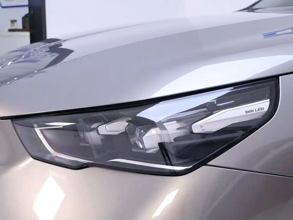 BMW 5 Series — миниатюра 4