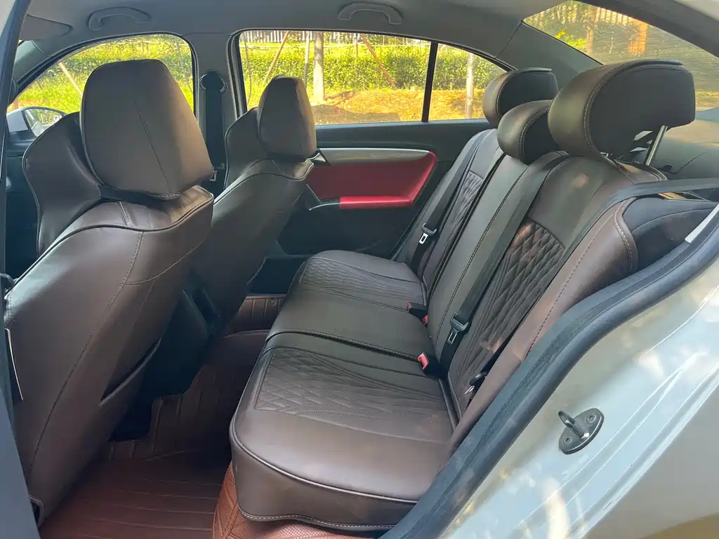 Volkswagen Lavida — миниатюра 9
