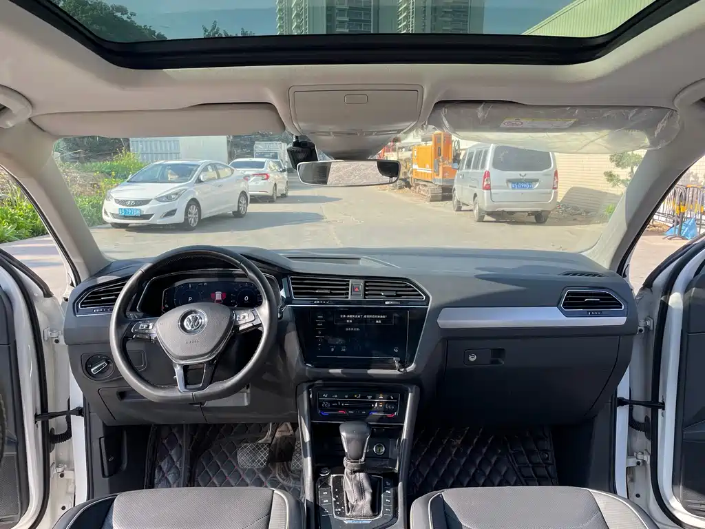 VOLKSWAGEN TIGUAN L NEW ENERGY