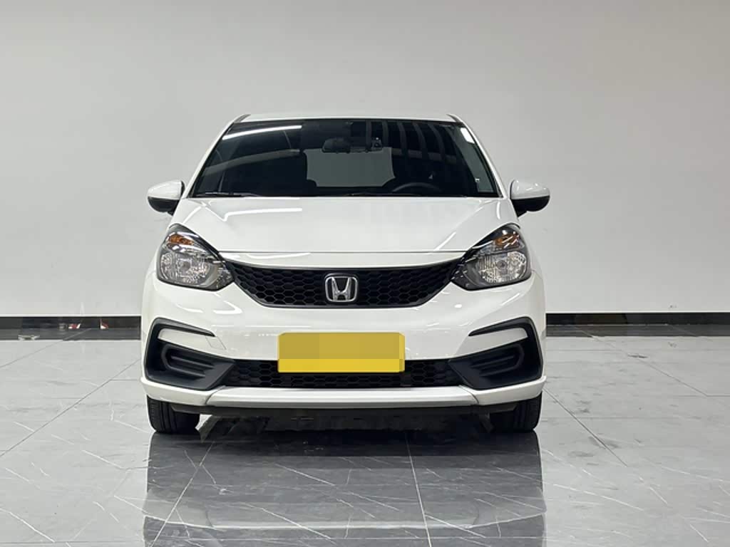 Honda Fit 1.5 л 2022 г. Белый, пробег 31000 км