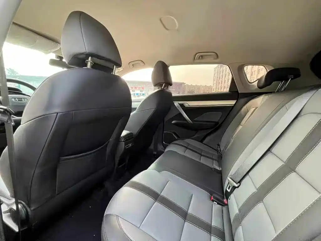 Geely Binyue — миниатюра 17
