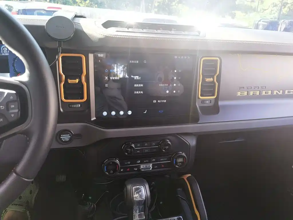 Ford Bronco — миниатюра 6