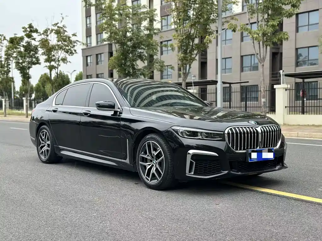 BMW 7 Series — миниатюра 3
