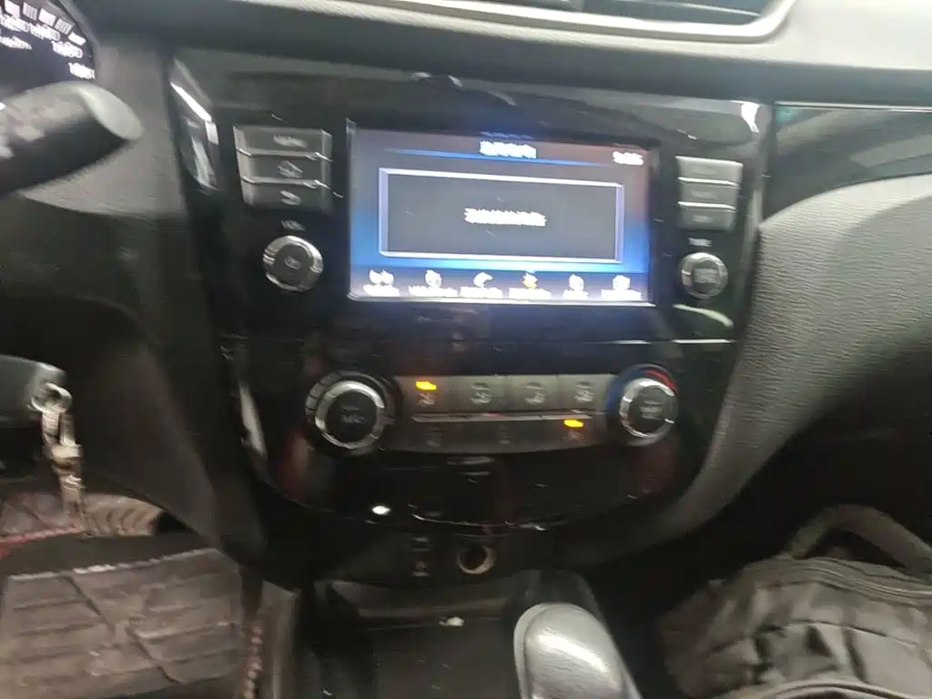 Nissan Qashqai — миниатюра 13