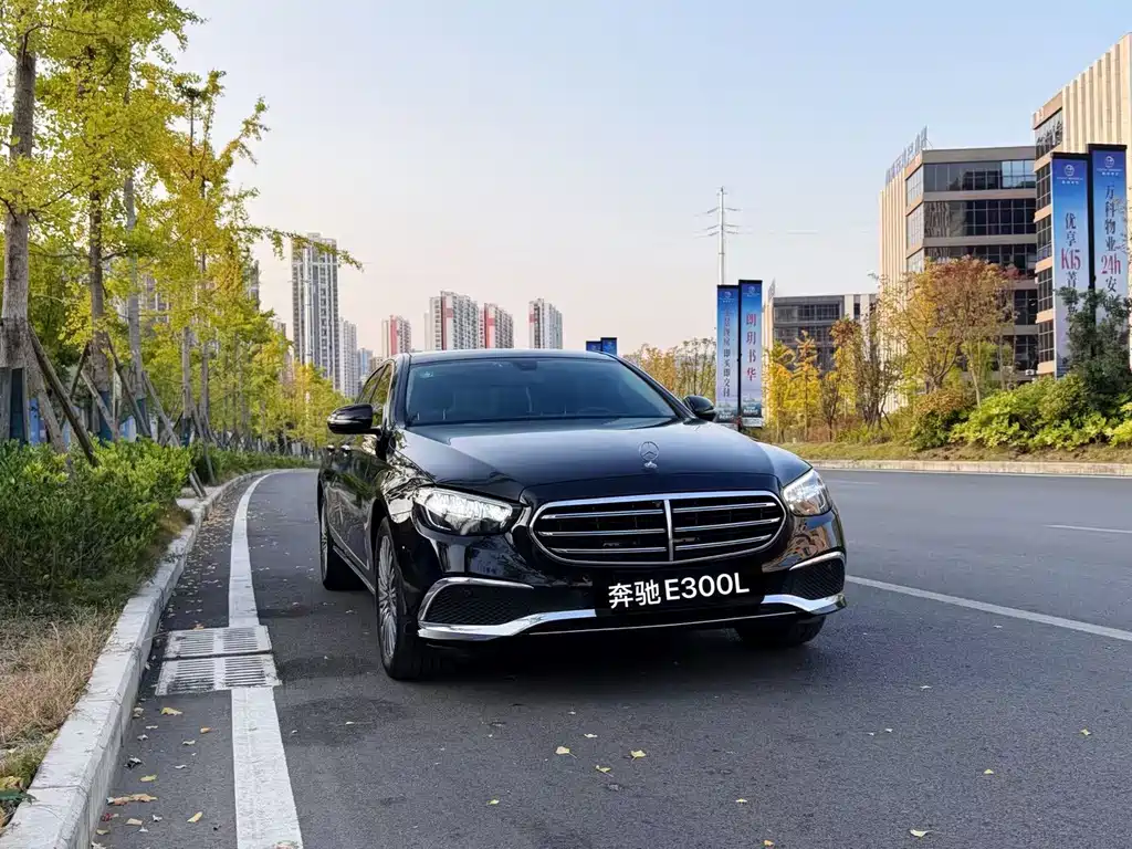 Mercedes-Benz E-Class — миниатюра 3