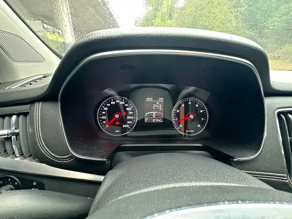 Roewe RX5 — миниатюра 11
