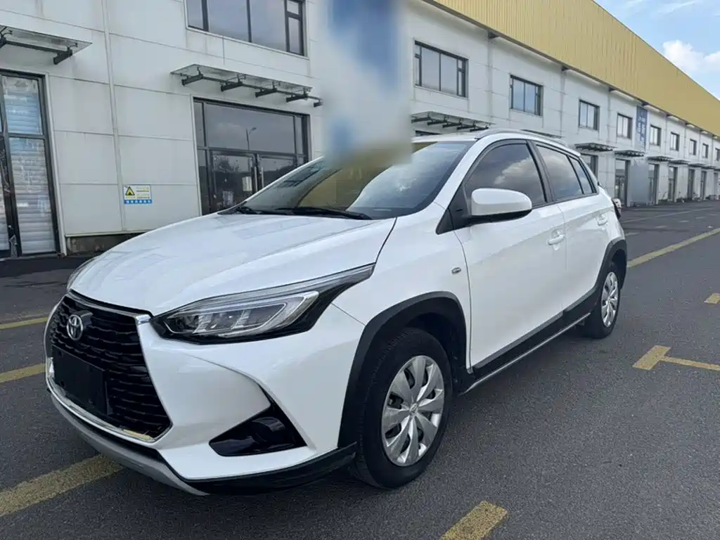 Toyota Yaris L — миниатюра 2