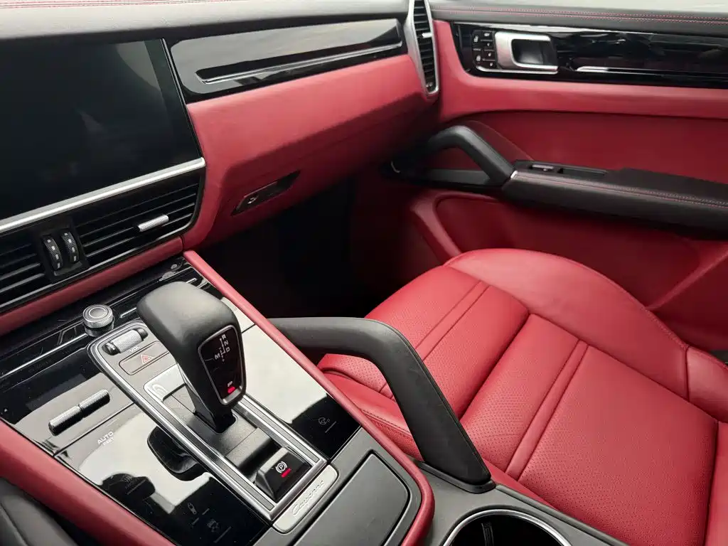 Porsche Cayenne — миниатюра 15