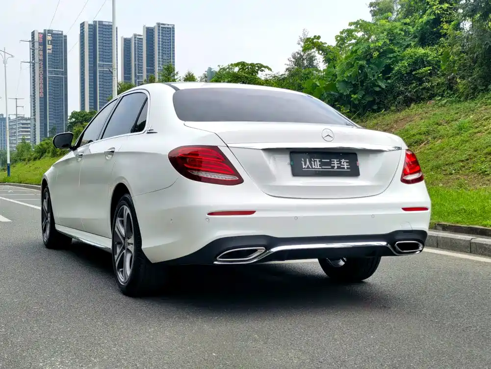 Mercedes-Benz E-Class — миниатюра 5