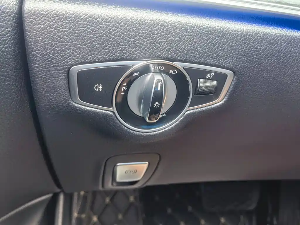 Mercedes-Benz E-Class — миниатюра 28