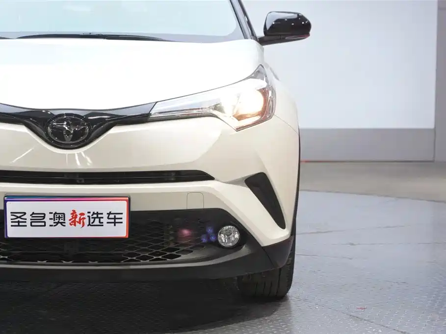 TOYOTA C HR