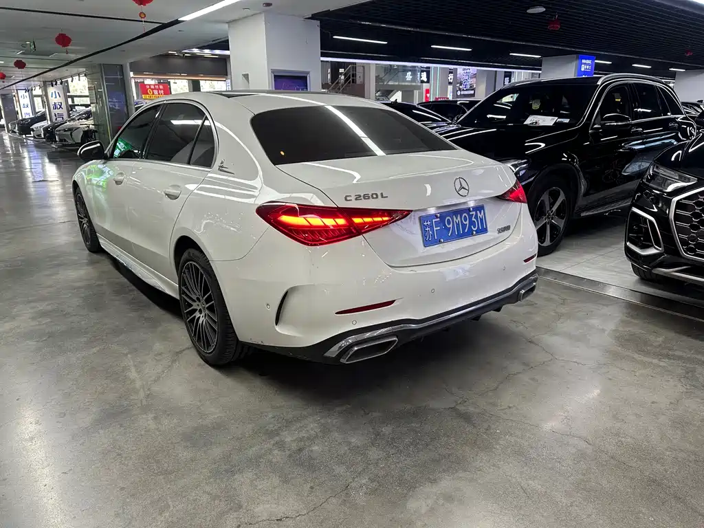 Mercedes-Benz C-Class — миниатюра 7