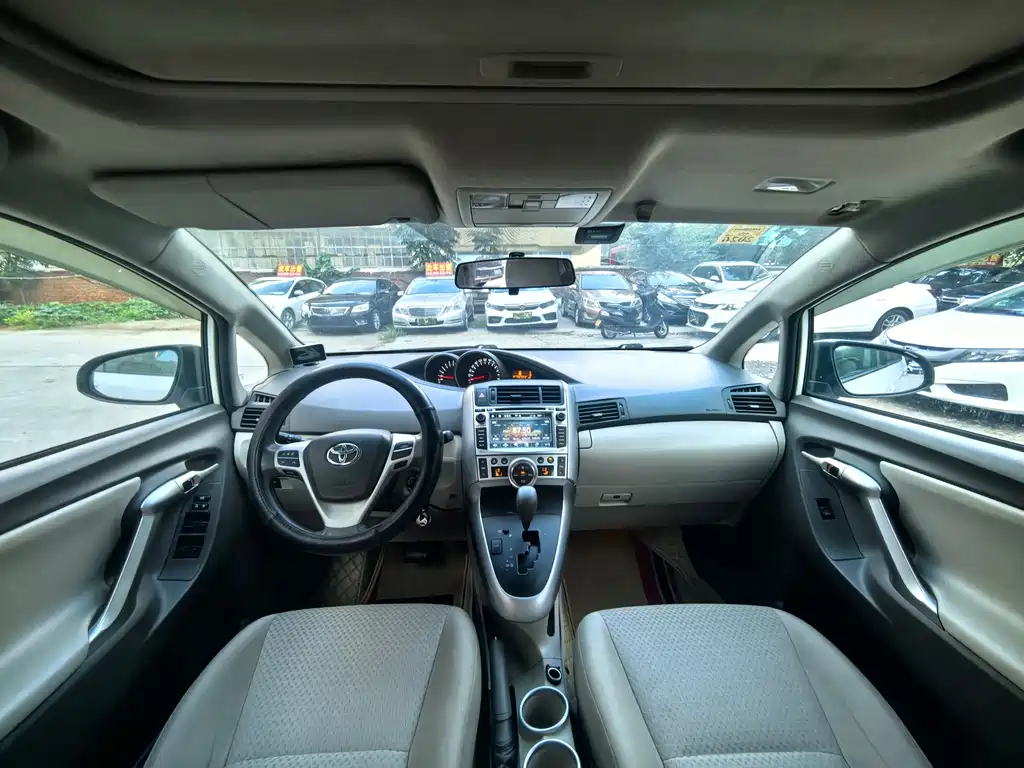 Toyota Verso — миниатюра 6