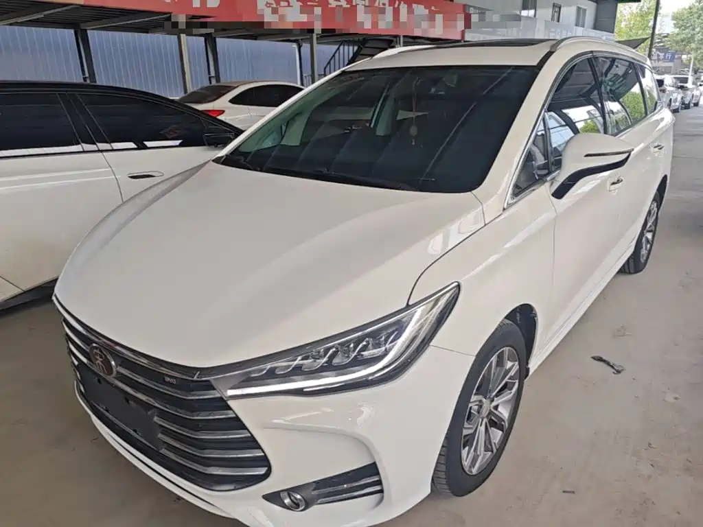 BYD MAX — миниатюра 2