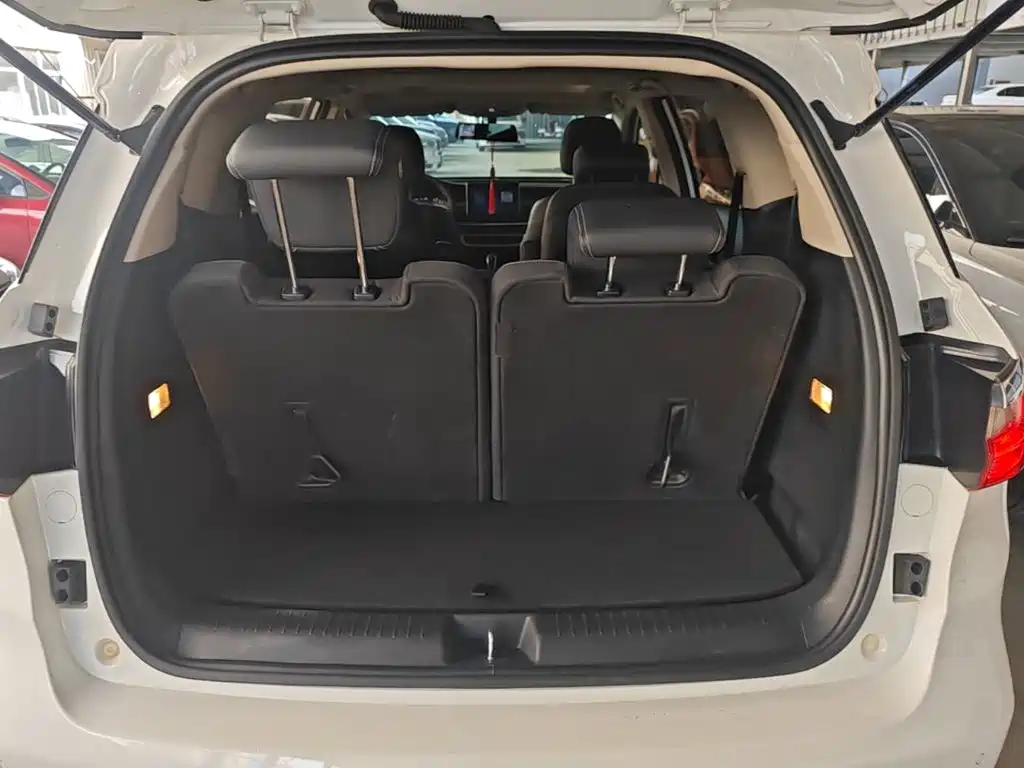 BYD MAX — миниатюра 19