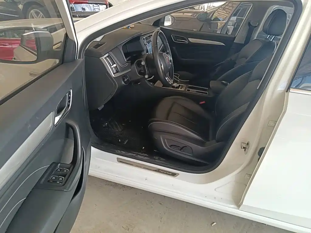 Roewe i6 New Energy — миниатюра 16