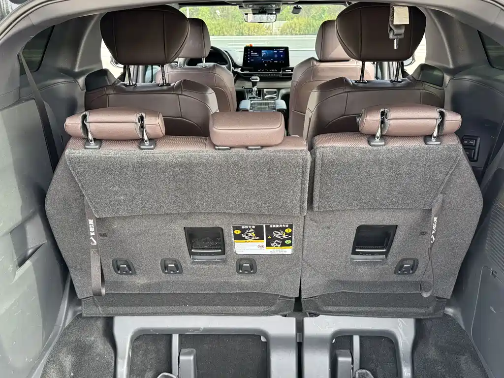 Toyota Granvia — миниатюра 22