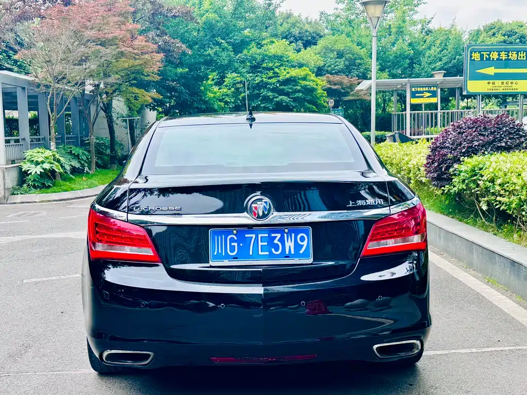 Buick LaCrosse 2013 2.4L SIDI Luxury Comfort