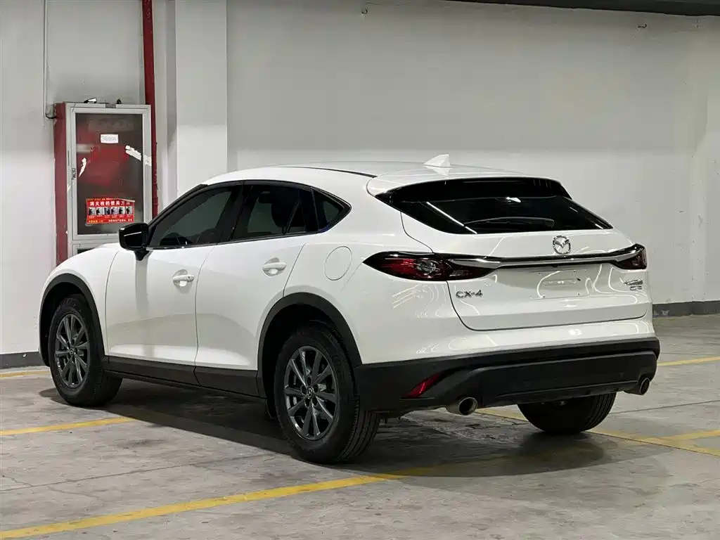 MAZDA CX 4