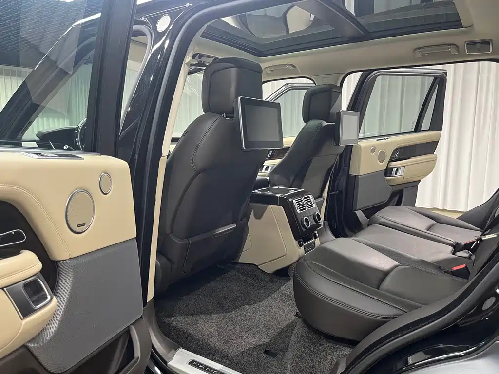 Land Rover Range Rover 2022 3.0 L6 400PS