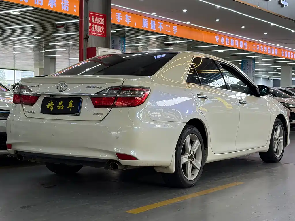 Toyota Camry — миниатюра 9
