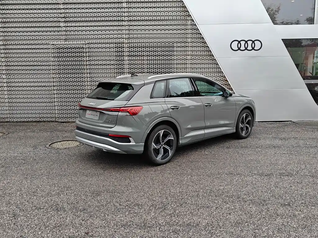 Audi Q4 e-tron — миниатюра 4