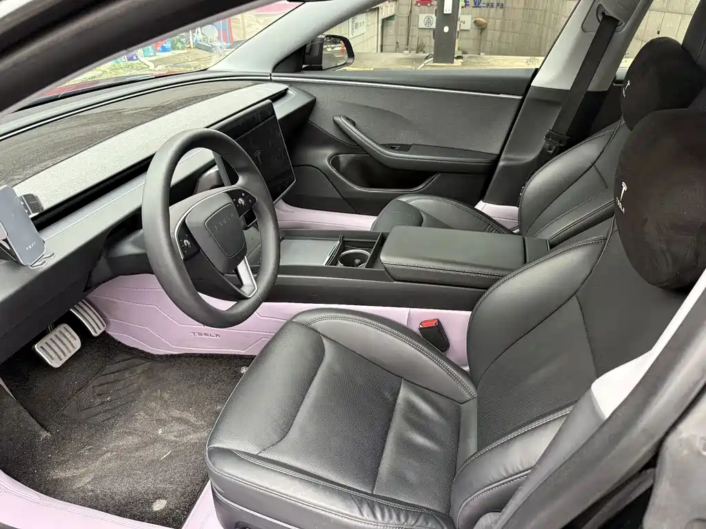 Tesla Model 3 — миниатюра 7